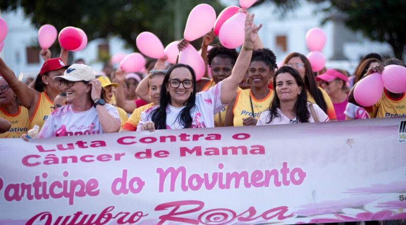 Caminhada pela Vida colore ruas de Senhor do Bonfim e reforça a importância da prevenção ao câncer de mama